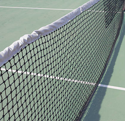 Construction d'un court de tennis en béton poreux à Cannes