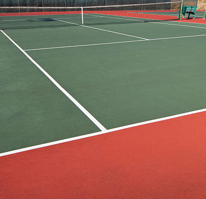 Construction d'un court de tennis à Nice