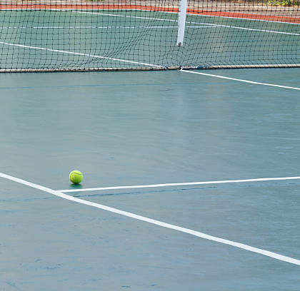 Construction d'un court de tennis à Toulon