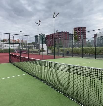 Construction d'un court de tennis en gazon synthétique à Nice