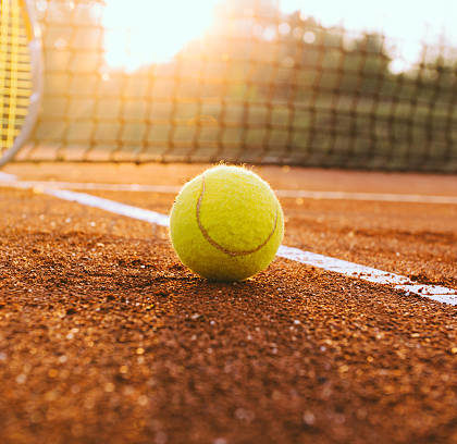 Construction d'un court de tennis à Toulon