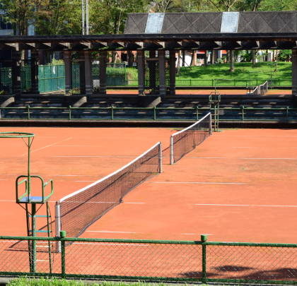 Construction d'un court de tennis à Nice